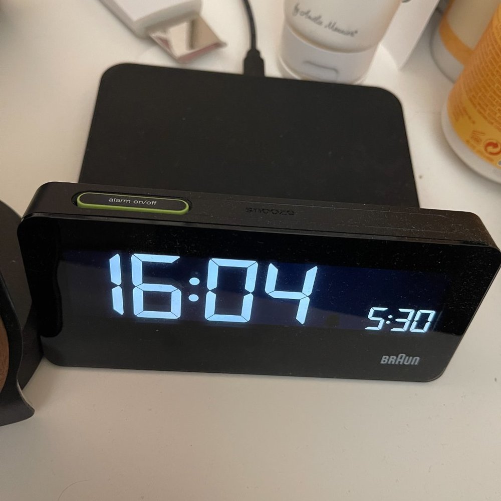 BC21 Braun Digital Wireless Charging Alarm Clock - Black